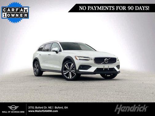 2025 Volvo V60 Cross Country Plus, B5 AWD Gas (mild hybrid)
