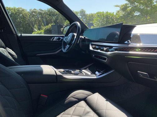2024 BMW X5 M60i