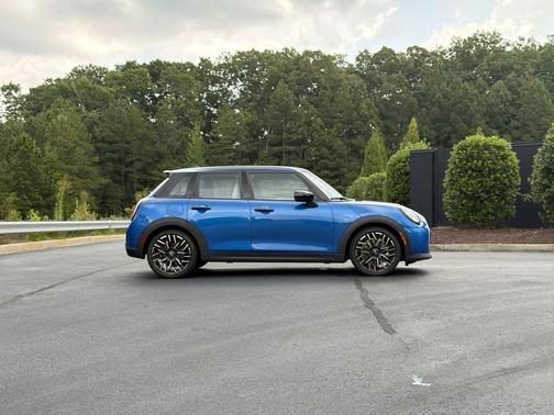Icy Sunshine Blue Metallic 2025 MINI Hardtop Cooper S