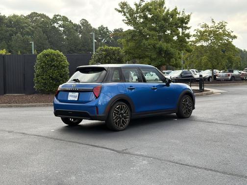 Icy Sunshine Blue Metallic 2025 MINI Hardtop Cooper S