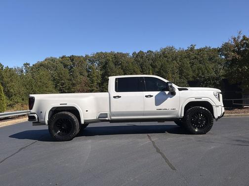 WHITE FROST TRICO 2024 GMC Sierra 3500 Denali