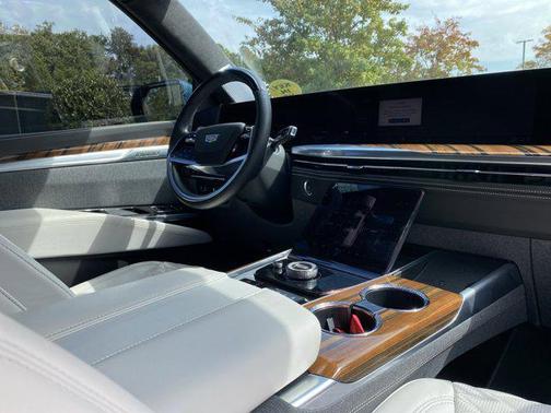 2025 Cadillac Escalade Sport Platinum