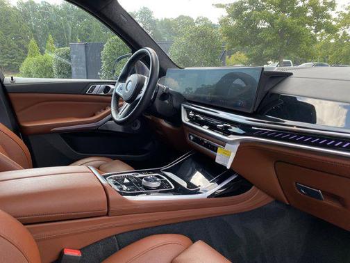 2024 BMW X7 M60i