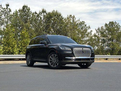 Infinite Black Metallic Clearcoat 2025 Lincoln Corsair Premiere