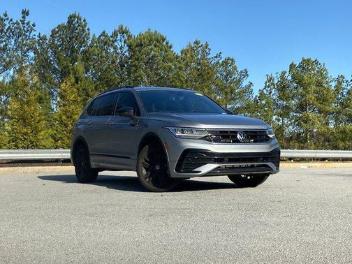 2022 Volkswagen Tiguan 2.0T SE R-Line Black