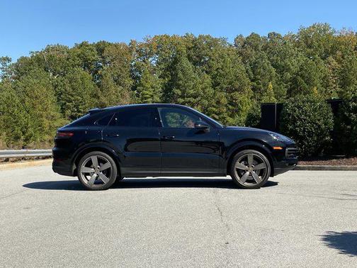 2023 Porsche Cayenne Platinum Edition