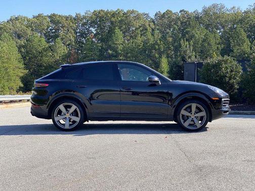 2023 Porsche Cayenne Platinum Edition