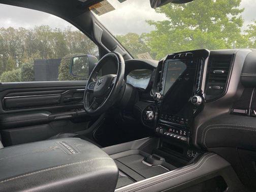 Bright White Clearcoat 2022 RAM 1500 Limited