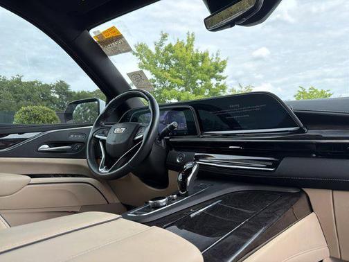 Crystal White Tricoat 2023 Cadillac Escalade ESV Premium Luxury