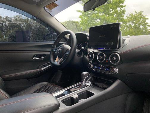 Atlantic Gray Metallic/Super Black 2024 Nissan Sentra SR