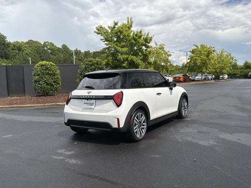 Nanuq White Metallic 2026 MINI Hardtop Cooper