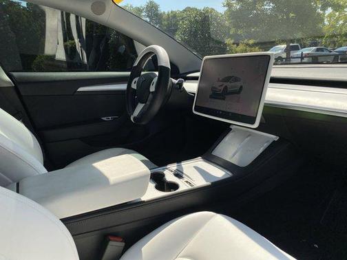 2022 Tesla Model 3 Standard Range