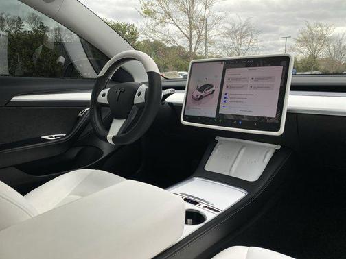2022 Tesla Model 3 Standard Range