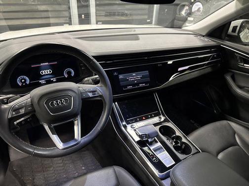 2023 Audi Q8 55 Prestige