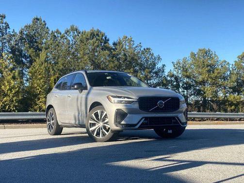 2025 Volvo XC60 B5 Plus