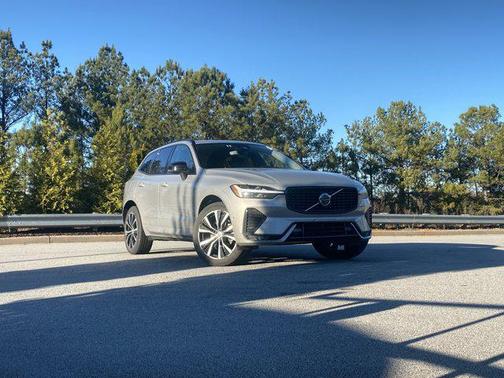 2025 Volvo XC60 B5 Plus