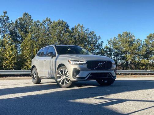 2025 Volvo XC60 B5 Plus