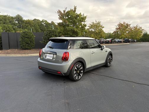 Moonwalk Grey Metallic 2023 MINI Hardtop Cooper S