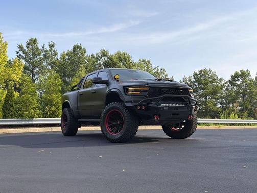 Diamond Black Crystal Pearlcoat 2021 RAM 1500 TRX