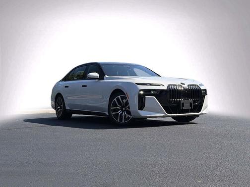 Mineral White Metallic 2023 BMW 760 i xDrive