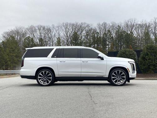 2025 Cadillac Escalade ESV Premium Luxury