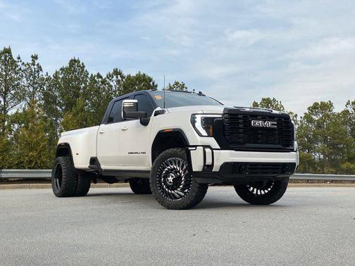 2025 GMC Sierra 3500 Denali