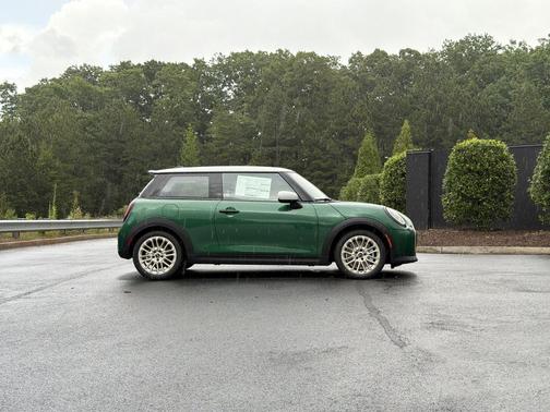 British Racing Green IV Metallic 2026 MINI Hardtop Cooper S