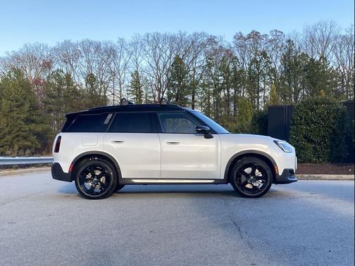 Nanuq White Metallic 2026 MINI Countryman Cooper S ALL4