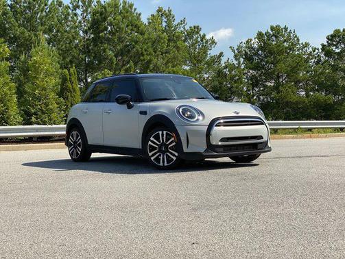 2022 MINI Hardtop Cooper