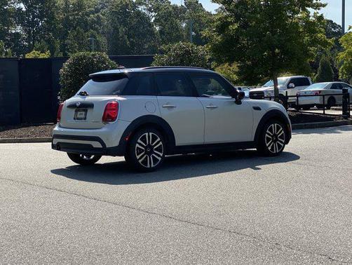 2022 MINI Hardtop Cooper