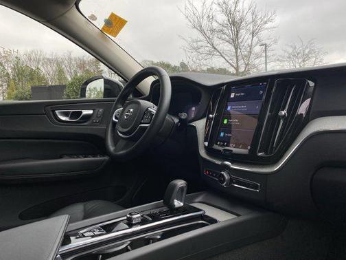 2025 Volvo XC60 B5 Plus