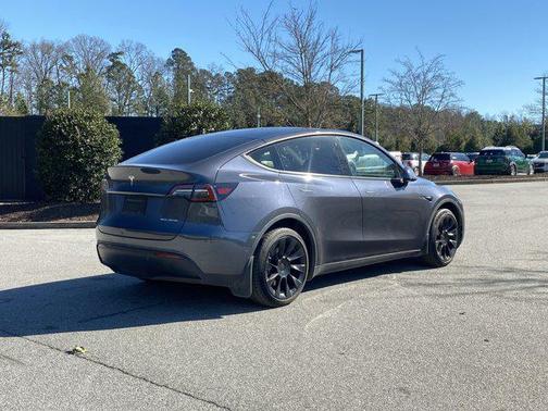 2022 Tesla Model Y Long Range Dual Motor All-Wheel Drive