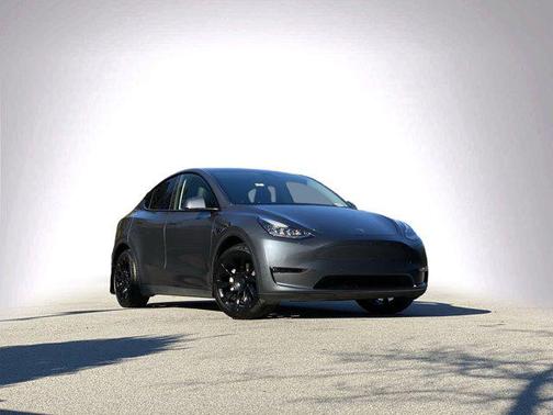 2022 Tesla Model Y Long Range Dual Motor All-Wheel Drive