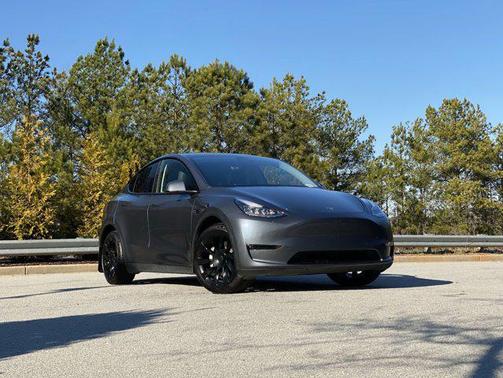 2022 Tesla Model Y Long Range Dual Motor All-Wheel Drive