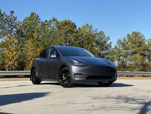 2022 Tesla Model Y Long Range Dual Motor All-Wheel Drive