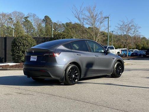 2022 Tesla Model Y Long Range Dual Motor All-Wheel Drive