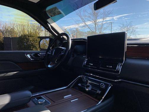 2024 Lincoln Navigator Premiere