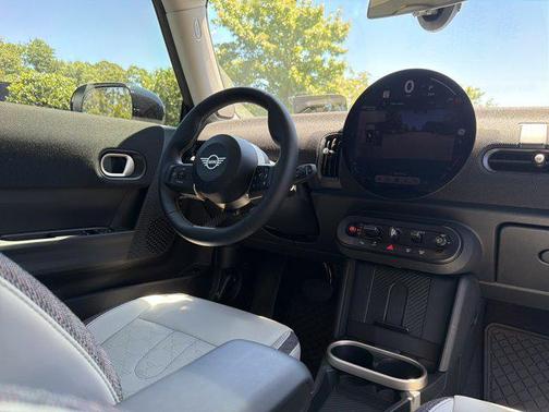 Nanuq White Metallic 2025 MINI Hardtop Cooper S