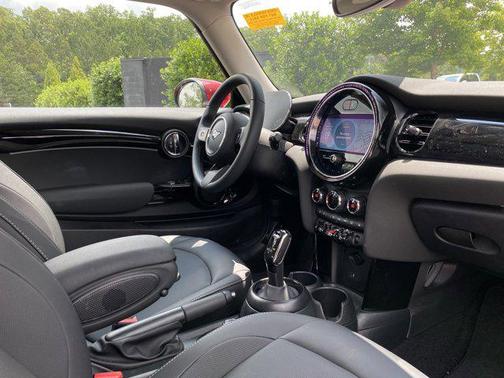 2024 MINI Hardtop Cooper