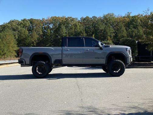 2025 GMC Sierra 2500 AT4