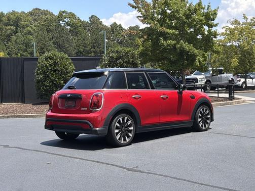 Chili Red 2022 MINI Hardtop Cooper