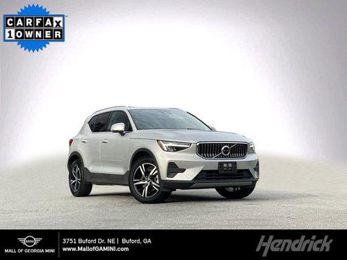2025 Volvo XC40 B5 Core Bright Theme