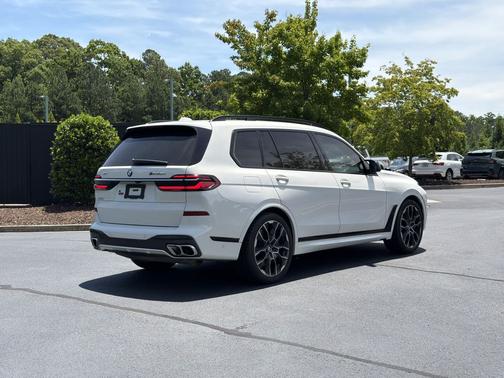 Alpine White 2024 BMW X7 M60i