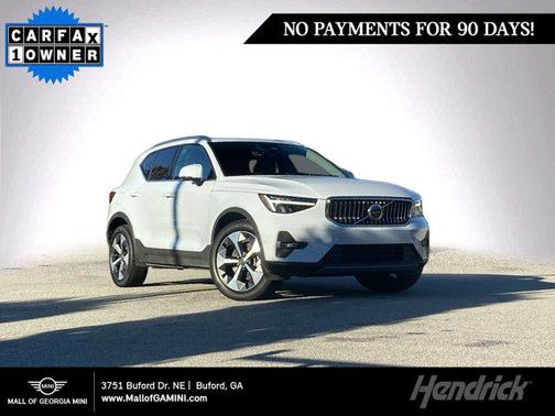 2025 Volvo XC40 B5 Plus Bright Theme