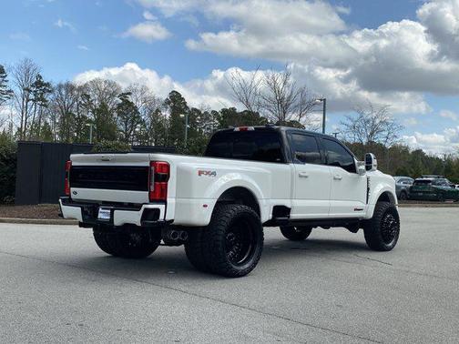 Star White Metallic Tri-Coat 2026 Ford F-450 Platinum