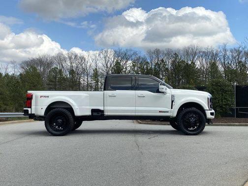Star White Metallic Tri-Coat 2026 Ford F-450 Platinum