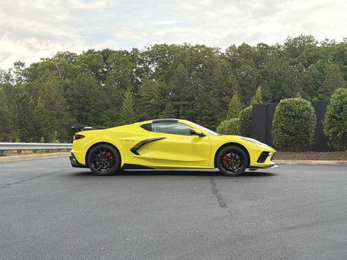 Accelerate Yellow Metallic 2021 Chevrolet Corvette Stingray w/2LT