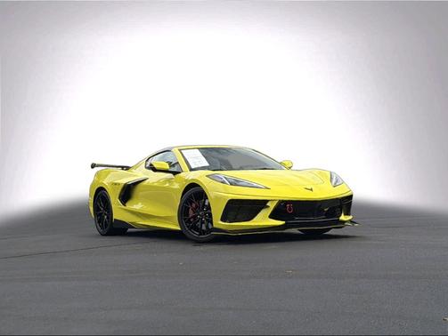 Accelerate Yellow Metallic 2021 Chevrolet Corvette Stingray w/2LT