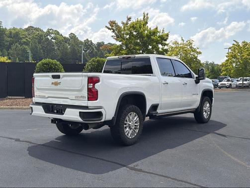Summit White 2022 Chevrolet Silverado 3500 High Country