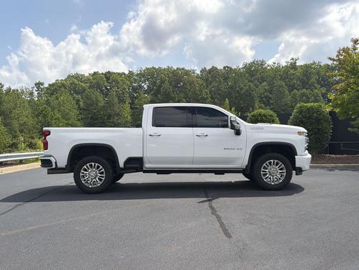 Summit White 2022 Chevrolet Silverado 3500 High Country